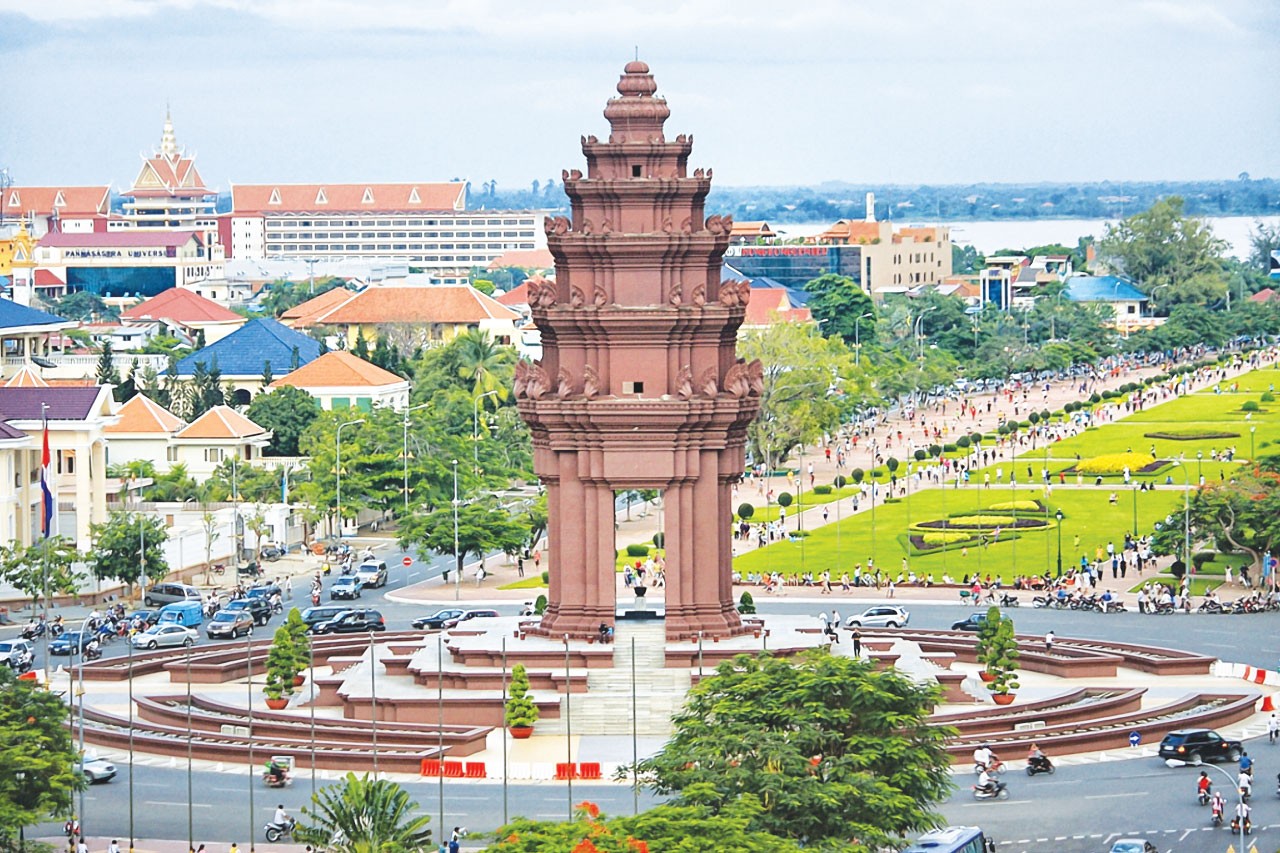capitol tours cambodia